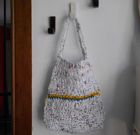 Shopping bag made of... plastic shopping bags!
