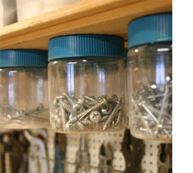 led lighting in DIY workshop
