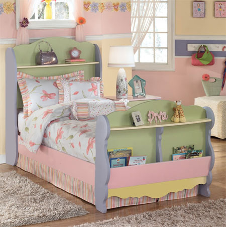 DIY cottage bed for little girl