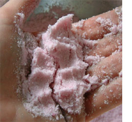 Make your own bath bomb or bath fizzies