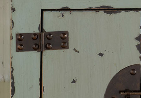 Make a vintage Asian-style cabinet