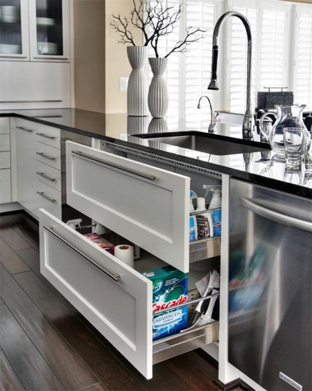 Black and white contemporary kitchen