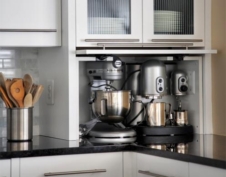 Black and white contemporary kitchen