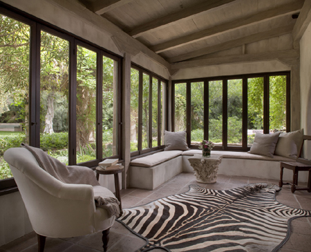 Romantic style and modern living