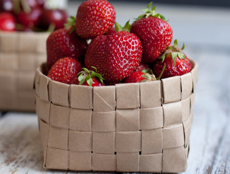 How to weave a brown paper bag basket 