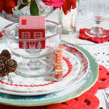 Decorate the Christmas dining table decor for christmas table red white natural