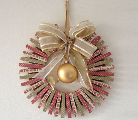 Make a decorative peg wreath christmas wreath