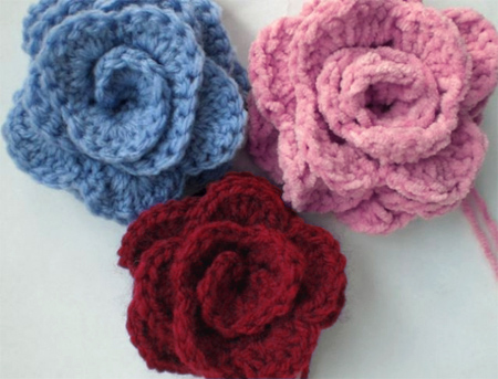 Crochet a colourful rose rug 