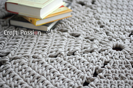 Crochet a giant doily rug