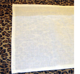 How to make a plush bath mat using old clothes, t-shirts or fabric scraps