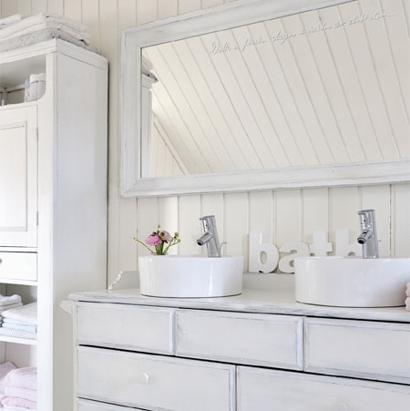 Decorate a home in delicate whites