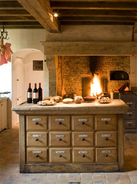 Rustic homes using reclaimed materials