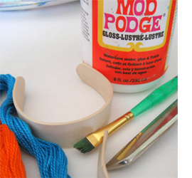 Make a friendship bracelet