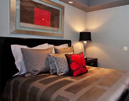 Create a hotel-style bed at home 