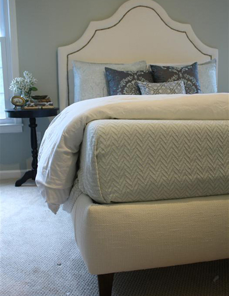 How to upholster a bed