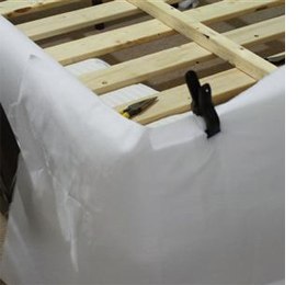 How to upholster a bed