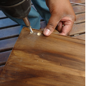 Make a basic pine bookcase 
