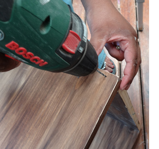 Make a basic pine bookcase 