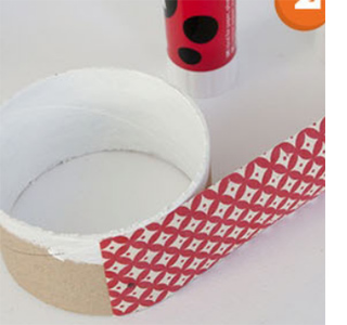 Toy shelf for children's bedroom