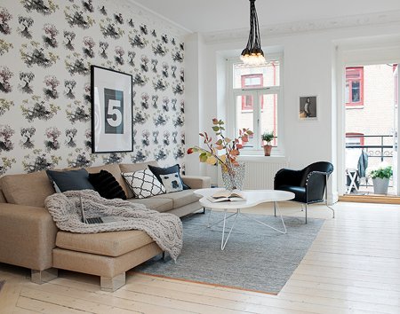 Decorating with whitewashed wood panelling 