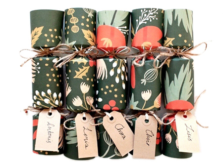 How to make your own Christmas crackers