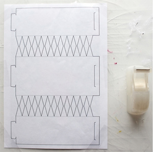 How to make your own Christmas crackers