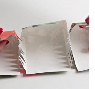 How to make your own Christmas crackers