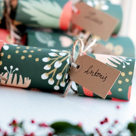 How to make your own Christmas crackers