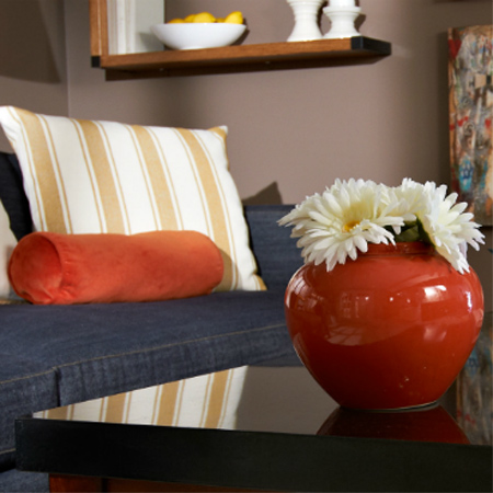 Decorate a comfortable living room