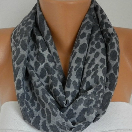 Make an infinity scarf from t-shirt or fabric