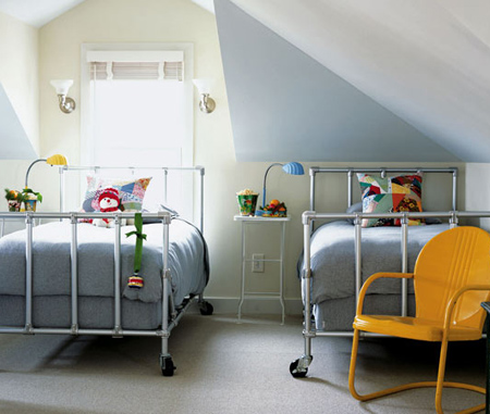 Make a bed using industrial galvanized steel pipe 