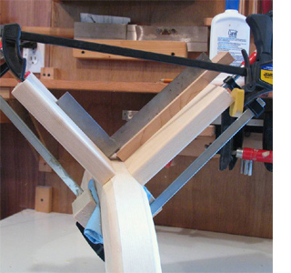 Build a round or circular dining table