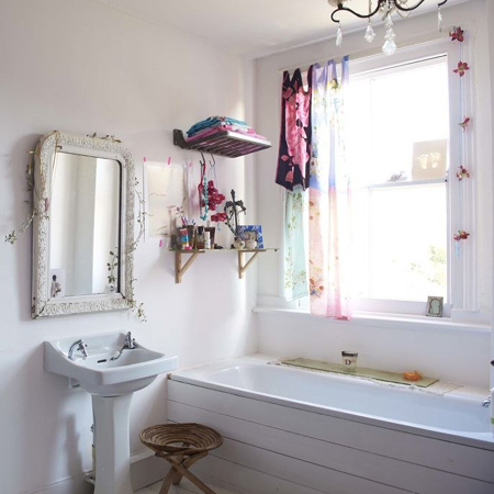 Eclectic style in vintage home 