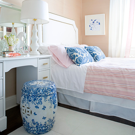 Decorate with pink and blue