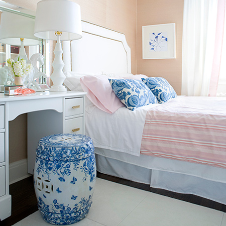 Decorate with pink and blue