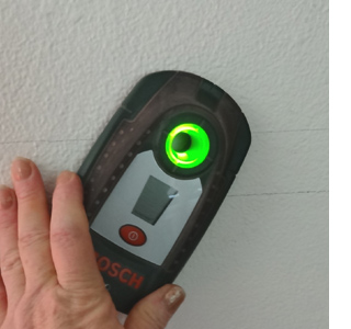 bosch electronic detector to check walls before drilling