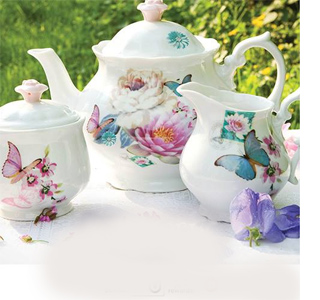 outdoor dining table ideas butterfly floral crockery