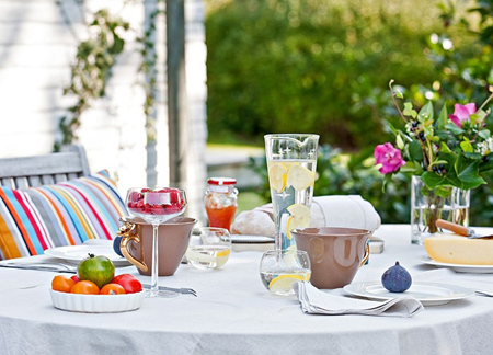 outdoor dining table ideas