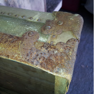 How to restore a steamer trunk 