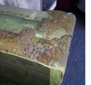 How to restore a steamer trunk
