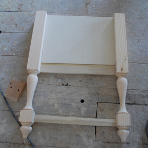 Make a vintage bathroom vanity 