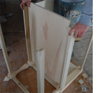 Make a vintage bathroom vanity 