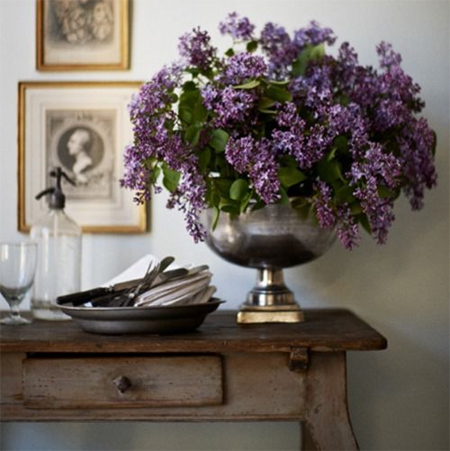 arrangement display lilacs