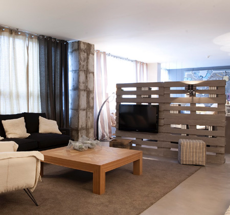 Studio apartment that's big on style room divider screen using reclaimed timber pallets