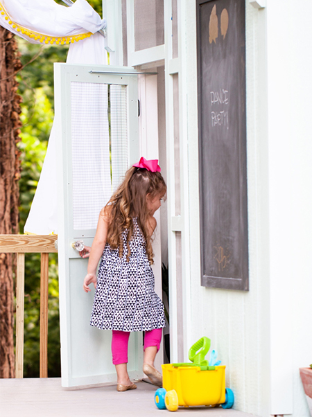 turn old hut into childrens outdoor playhouse paint with velvaglo