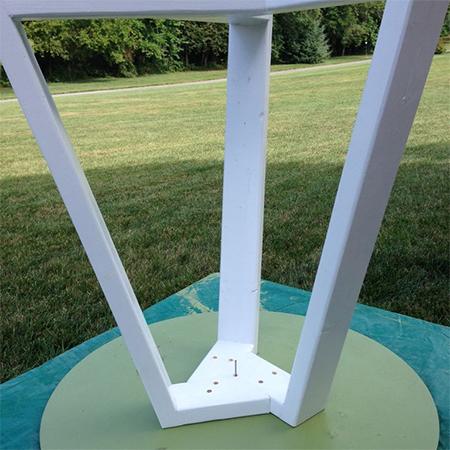 position the table base
