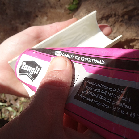cracked pool pipe repaired with tangit PVC adhesive apply PVC-U