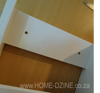 Storage shelf unit for pantry or kitchen door