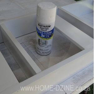 Storage shelf unit for pantry or kitchen door