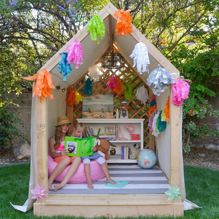 Reading playhouse wendy house corner for outdoor kids
